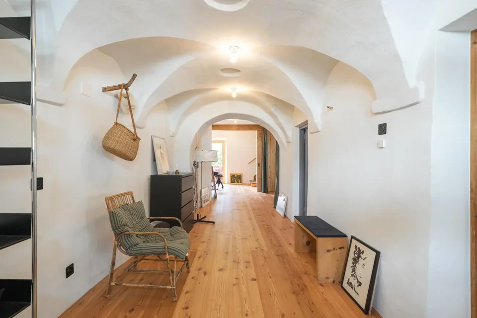 Sent: Ferienwohnung mit Arvencharme und grossem Garten – Foto 2 von 9