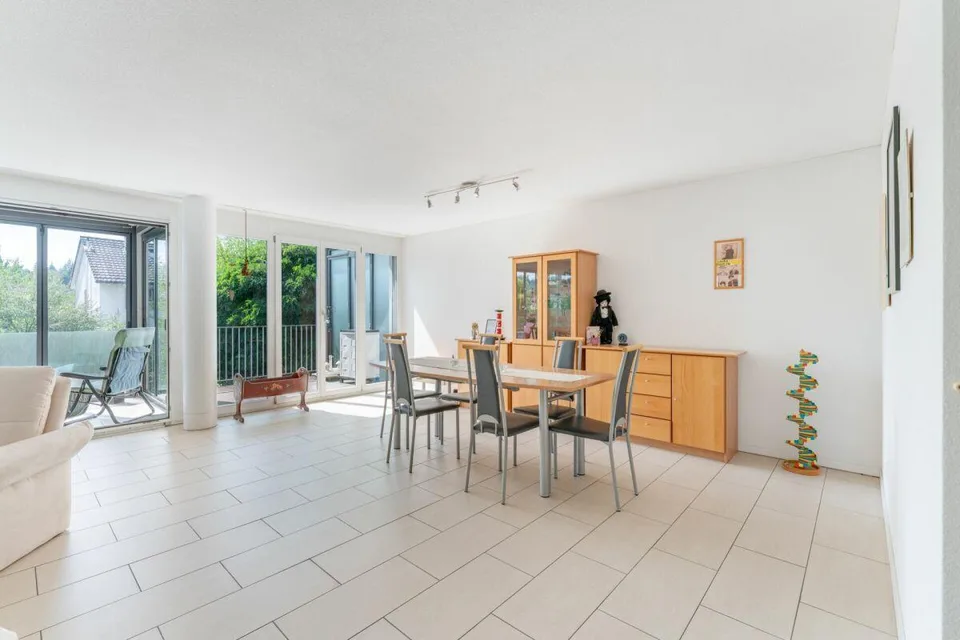 Grosszügige 3.5-Zimmer Wohnung mit Wintergarten in Stadtnähe – Foto 5 von 15