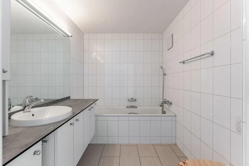 Grosszügige 3.5-Zimmer Wohnung mit Wintergarten in Stadtnähe – Foto 9 von 15
