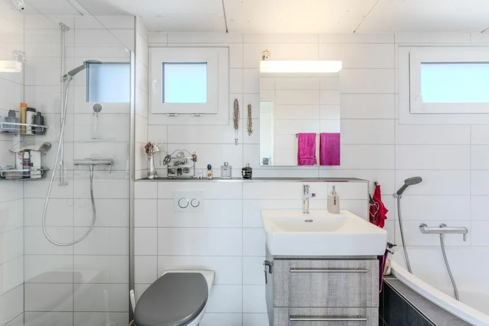 Modern - contemporary - well maintained – photo 10 of 15