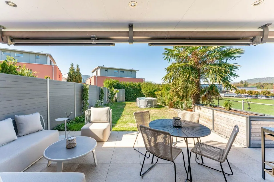 Modern - contemporary - well maintained – photo 12 of 15
