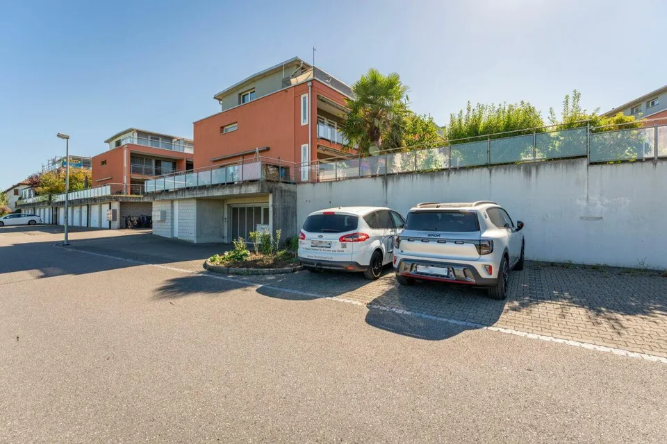 Modern - contemporary - well maintained – photo 14 of 15