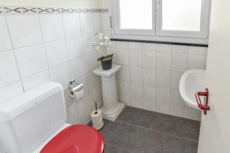 Casa unifamiliare ben curata, pronta per essere occupata, con sistema PV e pompa di calore – foto 8 di 14
