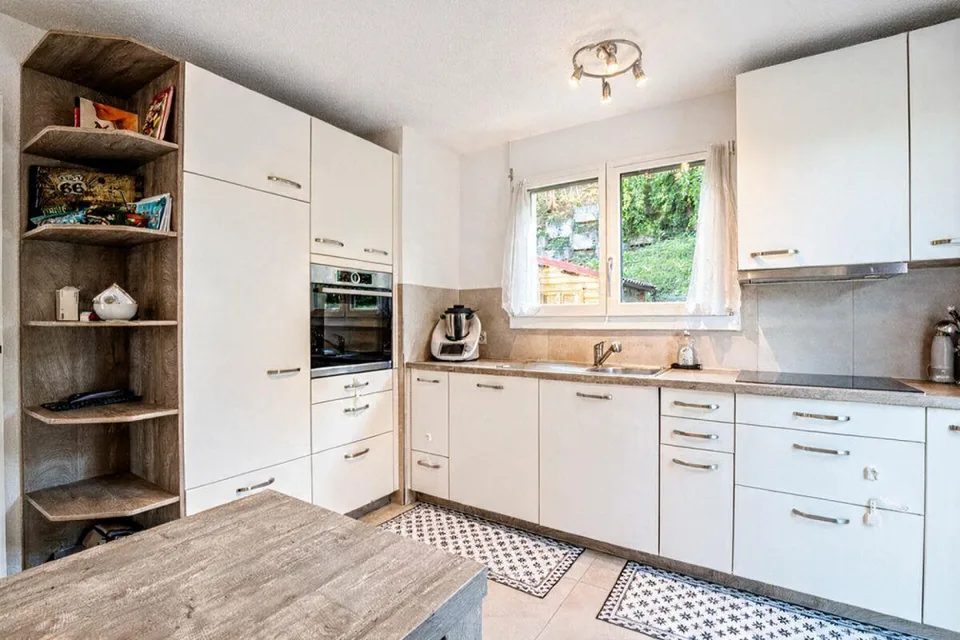 Maison unifamiliale spacieuse avec environnement attractif – photo 3 sur 10