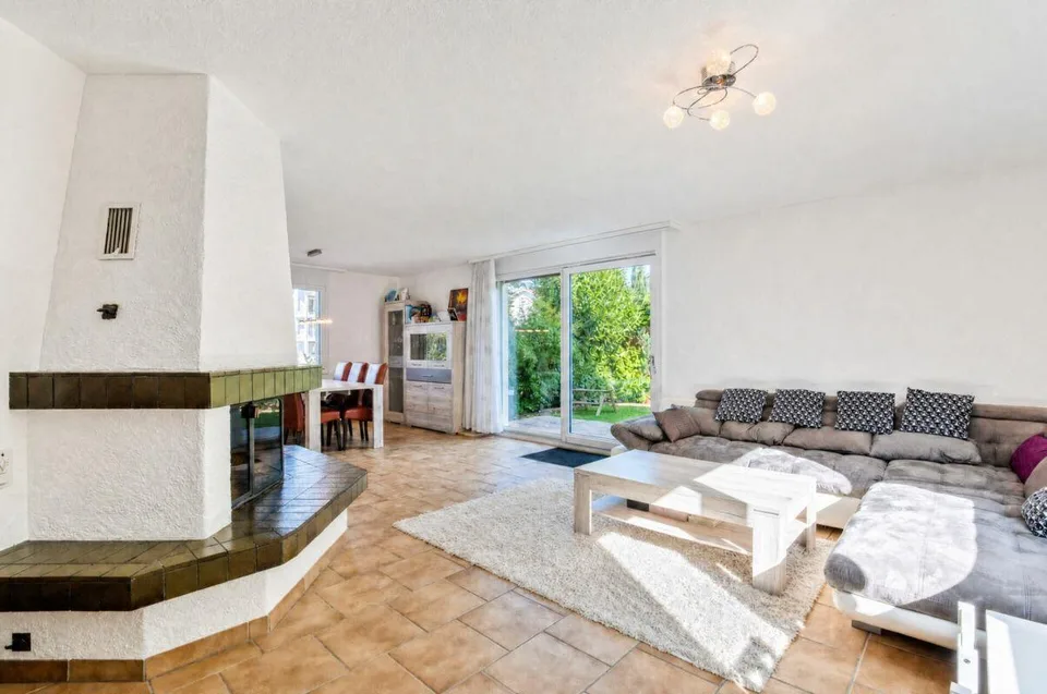 Maison unifamiliale spacieuse avec environnement attractif – photo 2 sur 10