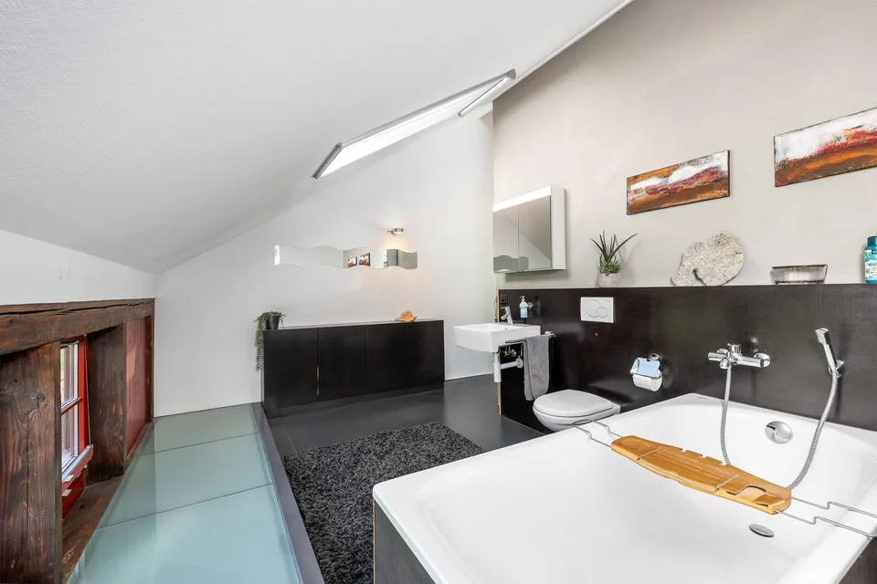 Loft de toit exclusif de 4,5 pièces sur 2 étages – vie tendance avec style – photo 14 sur 25