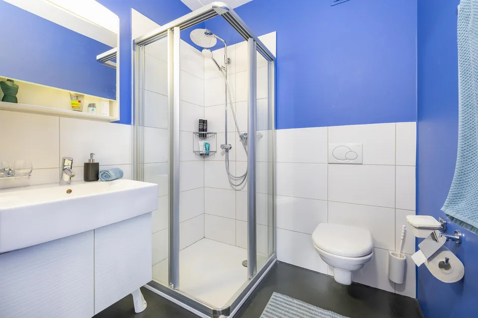 Loft de toit exclusif de 4,5 pièces sur 2 étages – vie tendance avec style – photo 9 sur 25