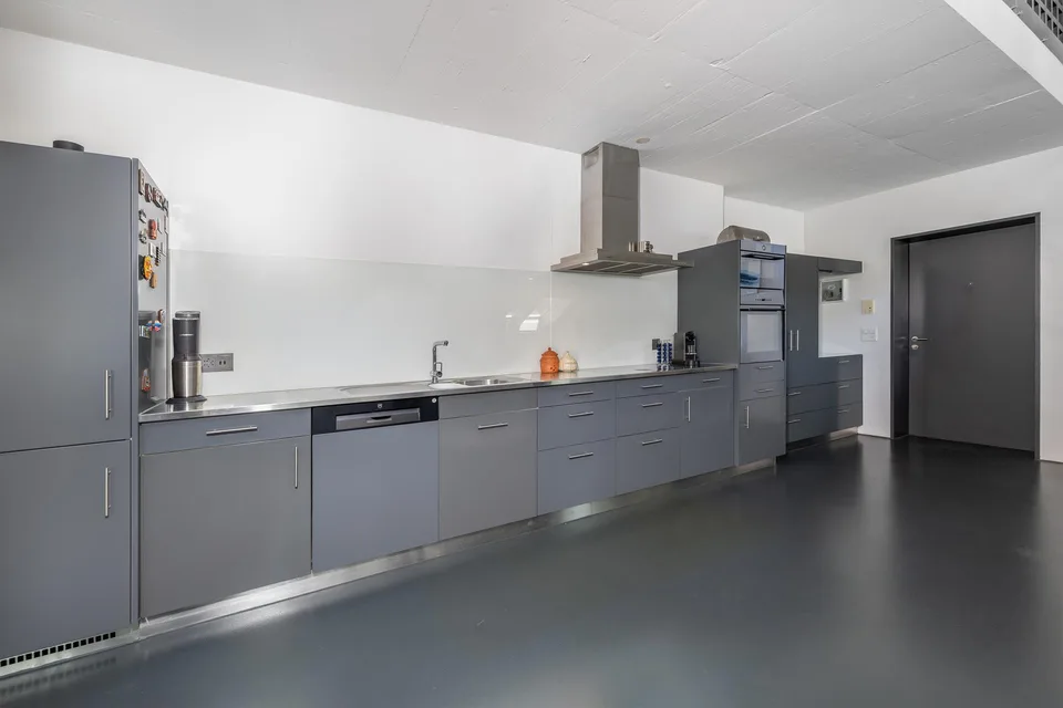 Loft de toit exclusif de 4,5 pièces sur 2 étages – vie tendance avec style – photo 8 sur 25