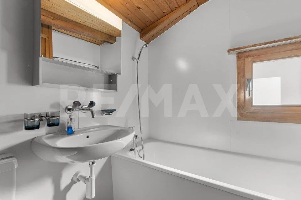 Maison unifamiliale avec extension de grange et potentiel de développement – photo 12 sur 13