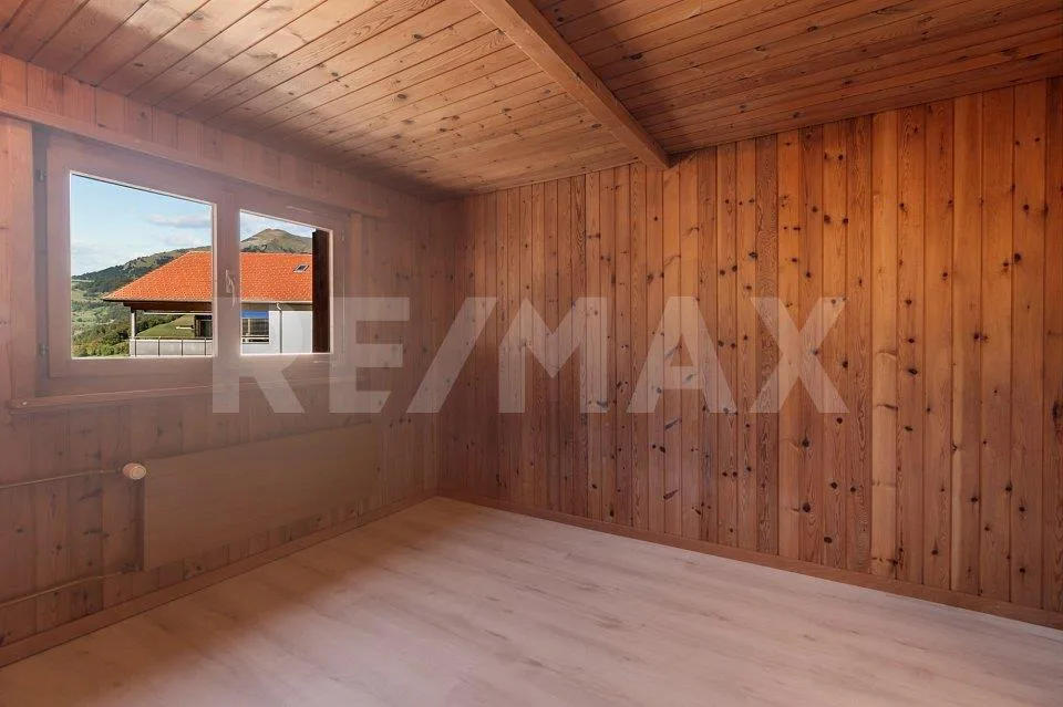 Maison unifamiliale avec extension de grange et potentiel de développement – photo 9 sur 13