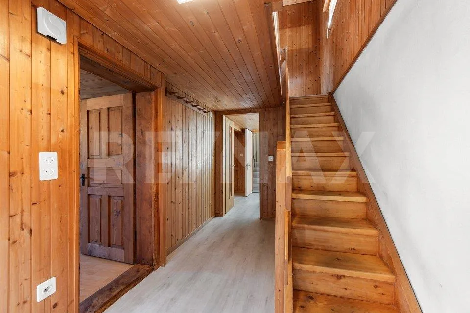 Maison unifamiliale avec extension de grange et potentiel de développement – photo 7 sur 13