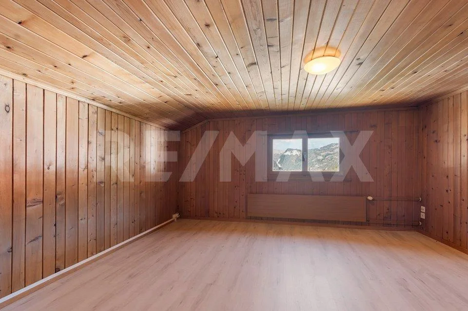 Maison unifamiliale avec extension de grange et potentiel de développement – photo 8 sur 13