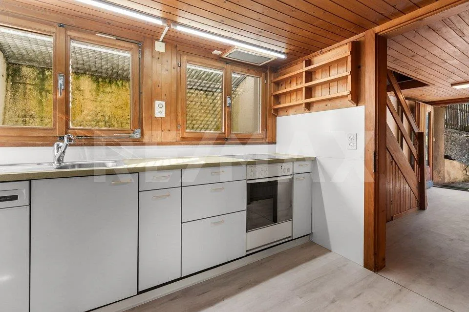 Maison unifamiliale avec extension de grange et potentiel de développement – photo 4 sur 13