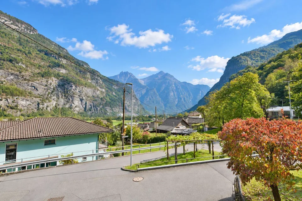 Schönes Einfamilienhaus mit freier Aussicht – Foto 4 von 17
