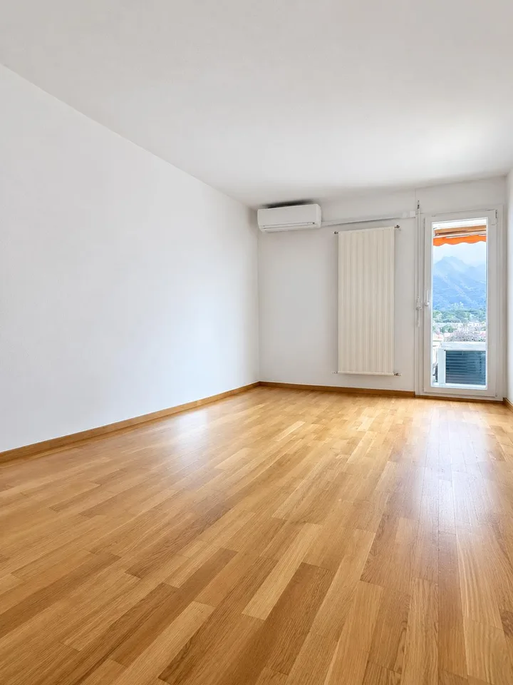 Luminoso 3.5 locali vista lago – Foto 4 von 8