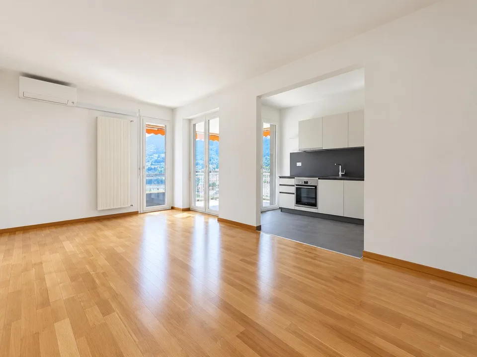 Luminoso 3.5 locali vista lago – Foto 3 von 8