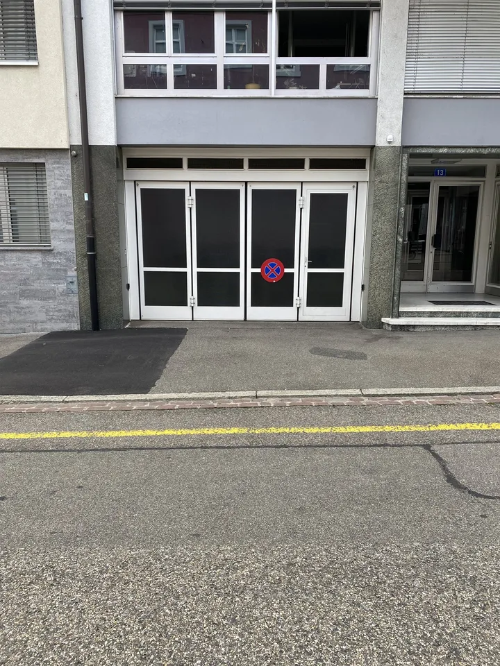 Einstellhallenplatz zu vermieten – Foto 2 von 2