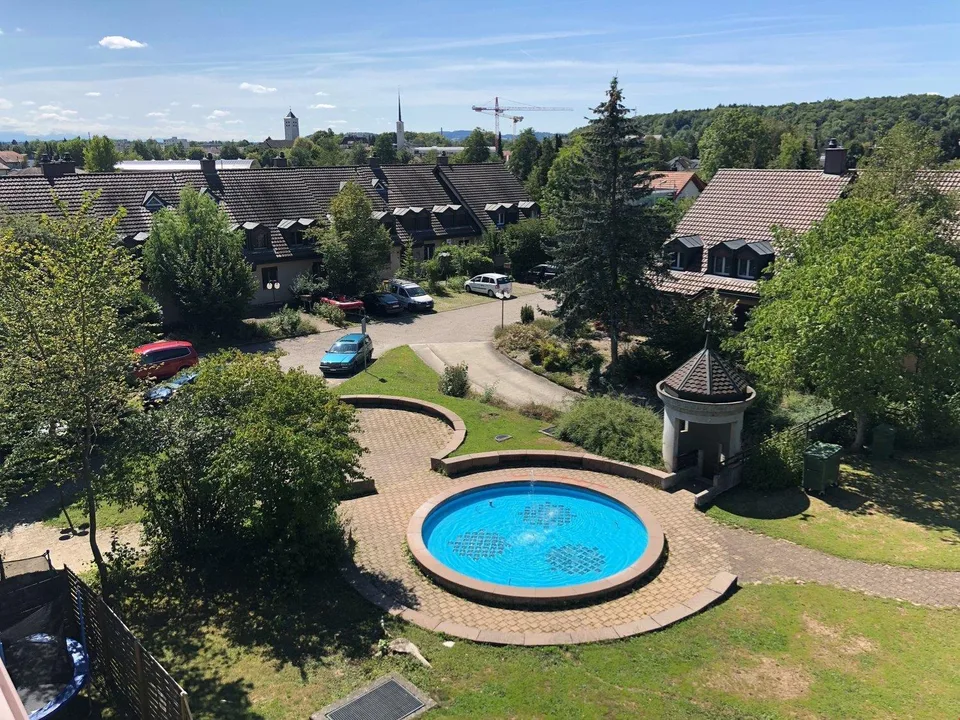 Schöne, helle 4.5 Zimmer Wohnung mit sonnigem Balkon – foto 2 di 5