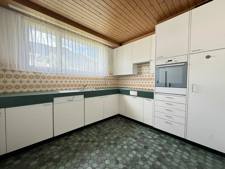 Tolle Attika-Wohnung mit grosser Terrasse und Weitsicht – Foto 6 von 13