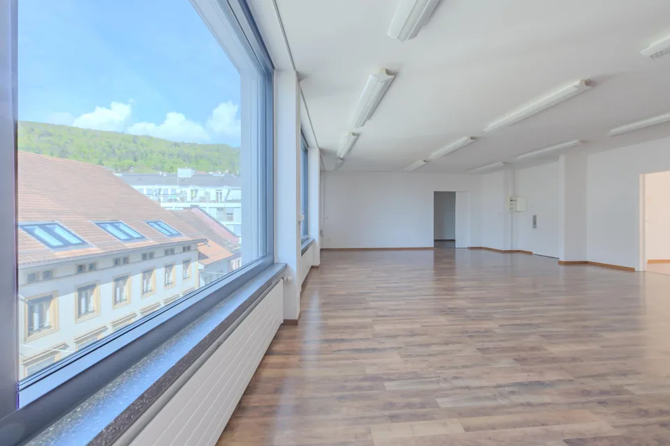 Moderne Büroräumlichkeiten im Herzen von Biel – ab sofort verfügbar! – foto 3 di 5