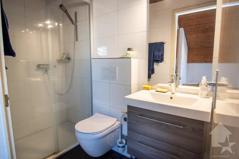 Choëx, duplex de 5.5 pièces dans les combles – photo 7 sur 12