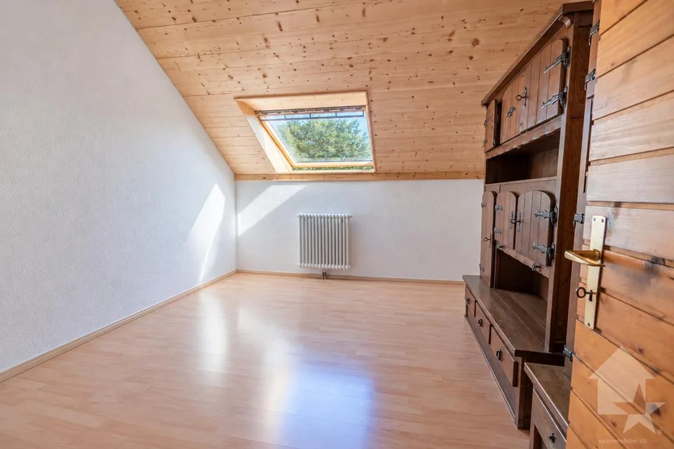 Choëx, duplex de 5.5 pièces dans les combles – photo 5 sur 12