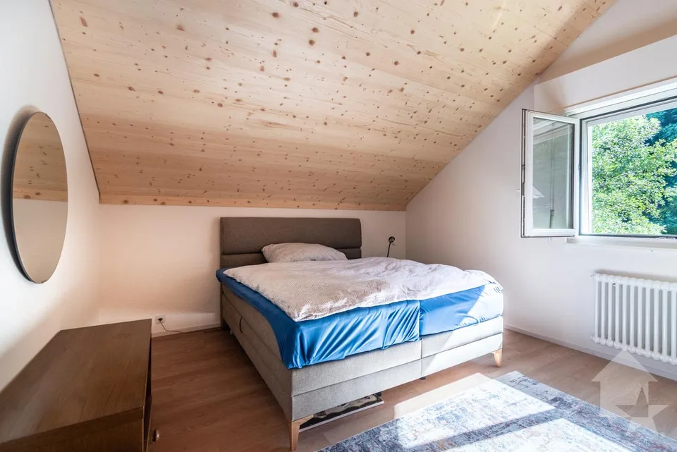 Choëx, duplex de 5.5 pièces dans les combles – photo 4 sur 12