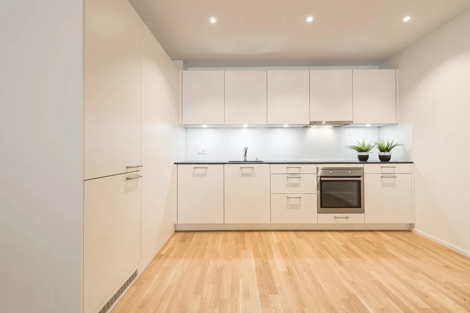 Moderne 3.5-Zimmerwohnung mit Terrasse – foto 3 di 12