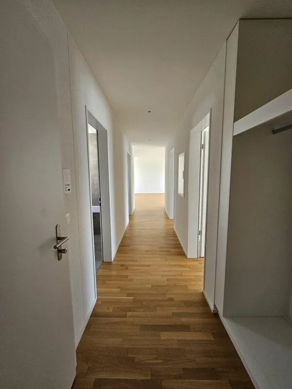 Spacious 3.5-room attic apartment – photo 9 of 11