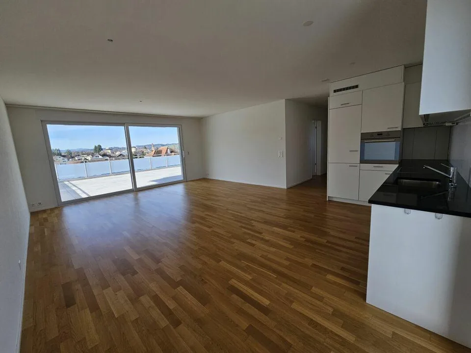 Spacious 3.5-room attic apartment – photo 2 of 11