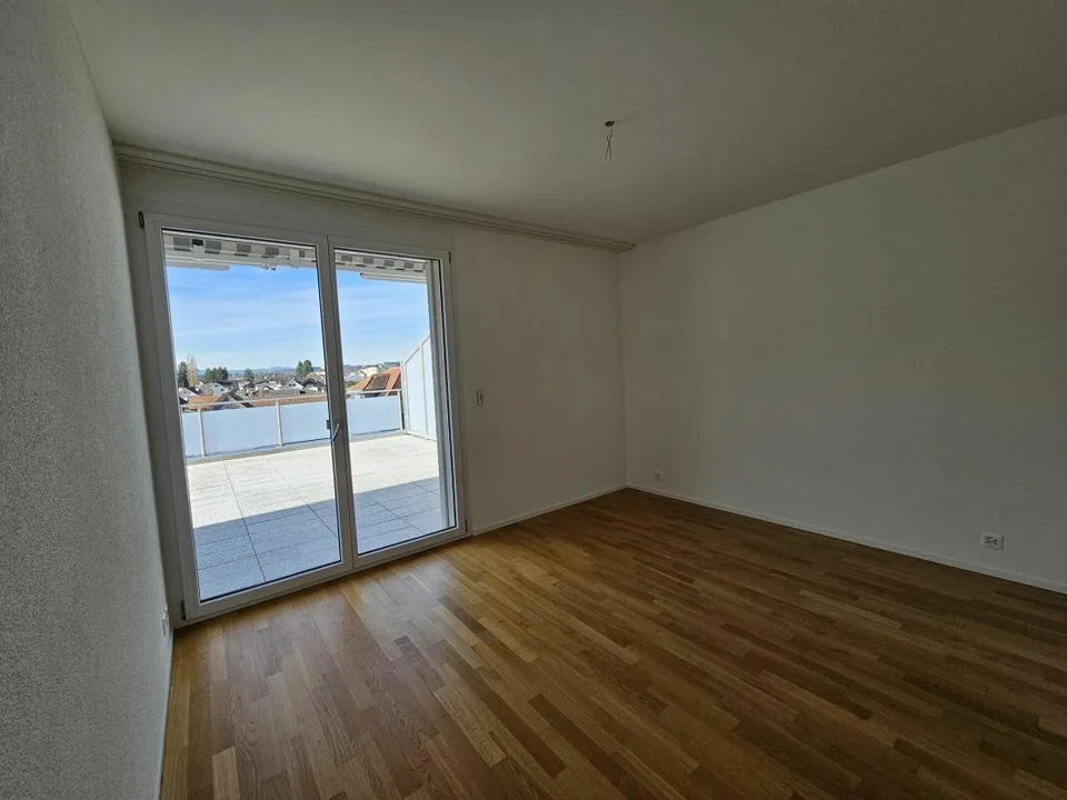 Spacious 3.5-room attic apartment – photo 8 of 11