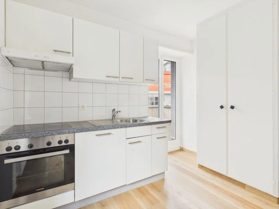 Teilsanierte 2.5-Zimmerwohnung an guter Lage mit hervorragender ÖV-... – foto 3 di 12
