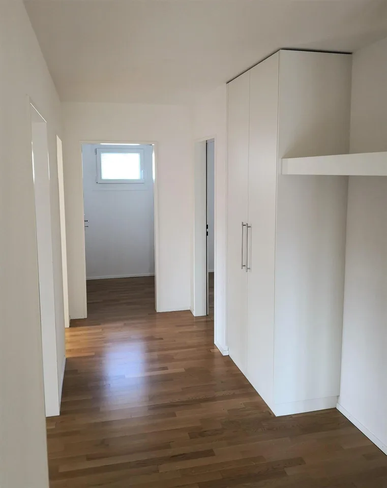 Schöne 4.5 Zimmerwohnung in Flurlingen zu vermieten in der Nähe des Rheins – Foto 5 von 10
