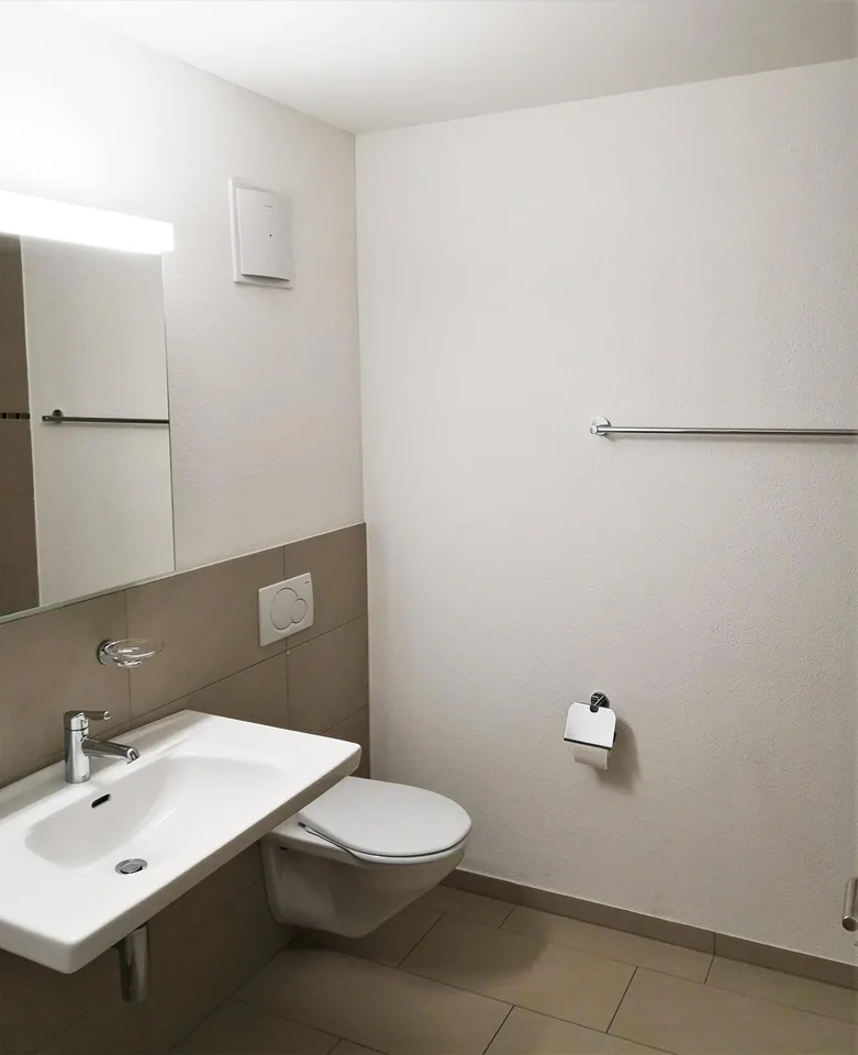 Schöne 4.5 Zimmerwohnung in Flurlingen zu vermieten in der Nähe des Rheins – Foto 7 von 10