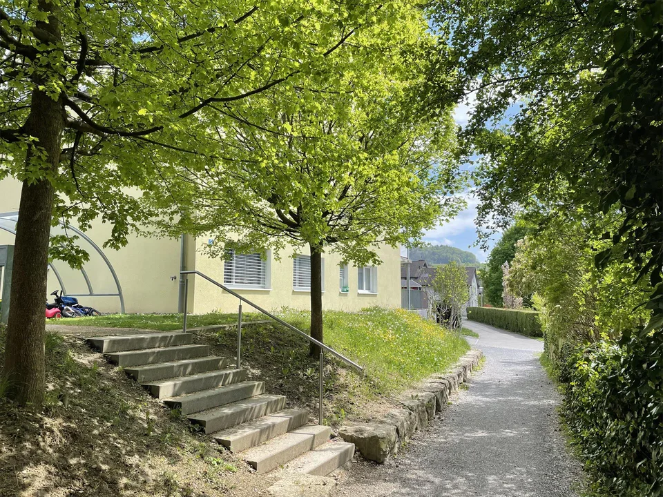 Schöne 4.5 Zimmerwohnung in Flurlingen zu vermieten in der Nähe des Rheins – Foto 9 von 10