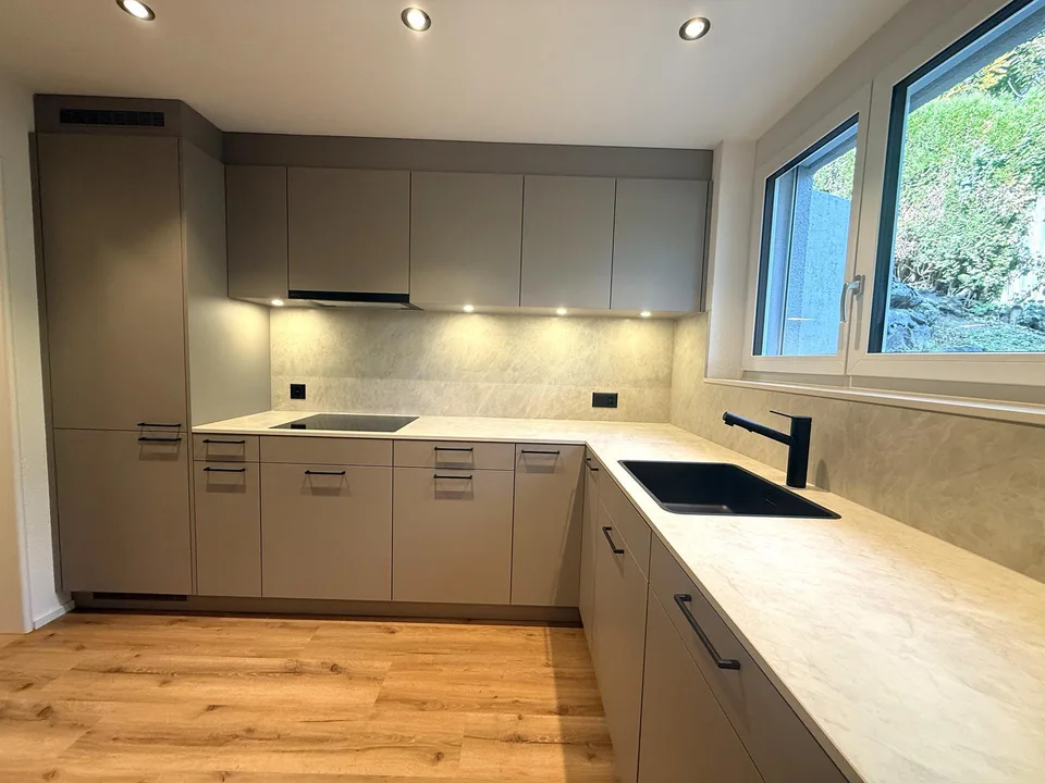 Casa familiare doppia di 5,5 locali ristrutturata in una zona tranquilla – foto 3 di 17
