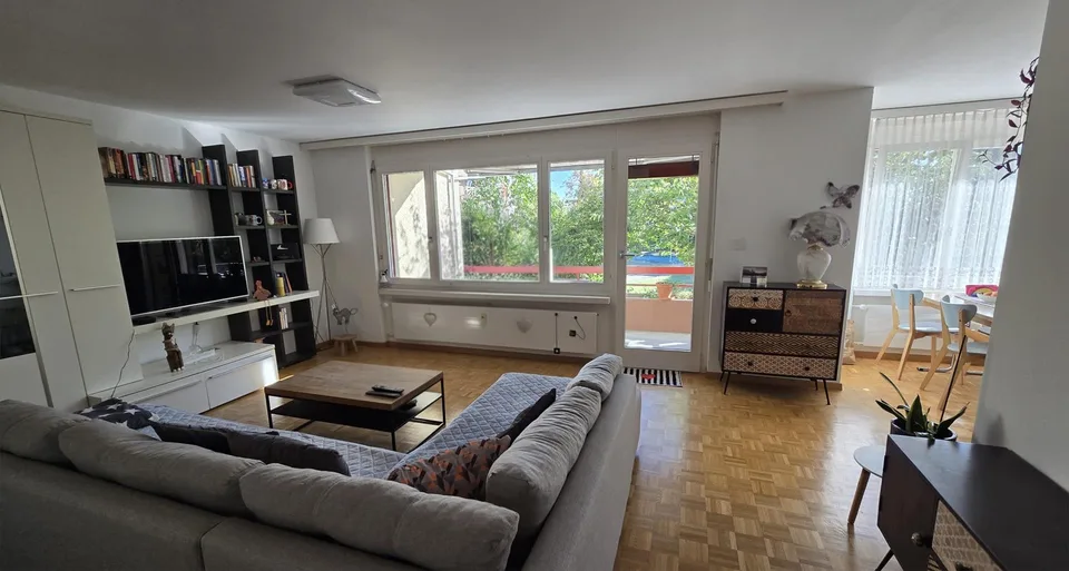Grosszügige 2.5 Zimmer-Wohnung mit Blick ins Grüne – foto 2 di 10