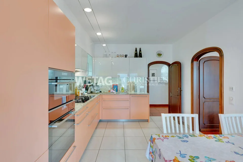 Elegante Villa zum Verkauf in Lugano-Vezia mit Innenpool & Grottino, 2022 vollständig renoviert ? Zweitwohnsitz möglich – Foto 4 von 13