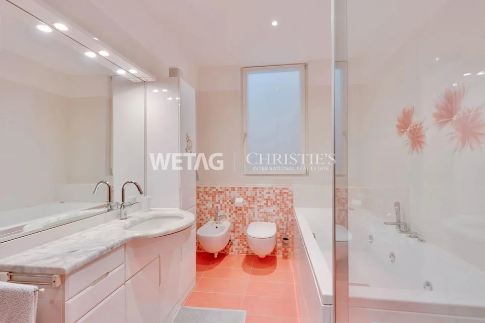 Elegante Villa zum Verkauf in Lugano-Vezia mit Innenpool & Grottino, 2022 vollständig renoviert ? Zweitwohnsitz möglich – Foto 9 von 13