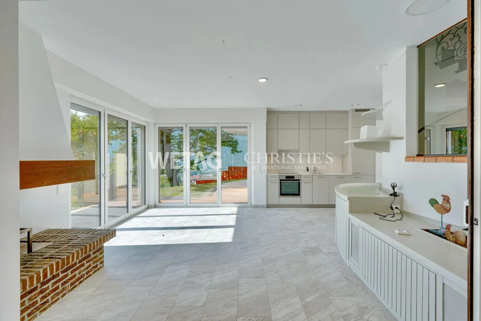 Elegante Villa zum Verkauf in Lugano-Vezia mit Innenpool & Grottino, 2022 vollständig renoviert ? Zweitwohnsitz möglich – Foto 10 von 13