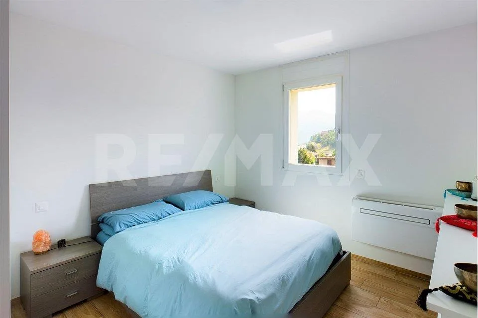 Modernes 2,5-Zimmer-Apartment mit Balkon und Panoramablick – Foto 9 von 11