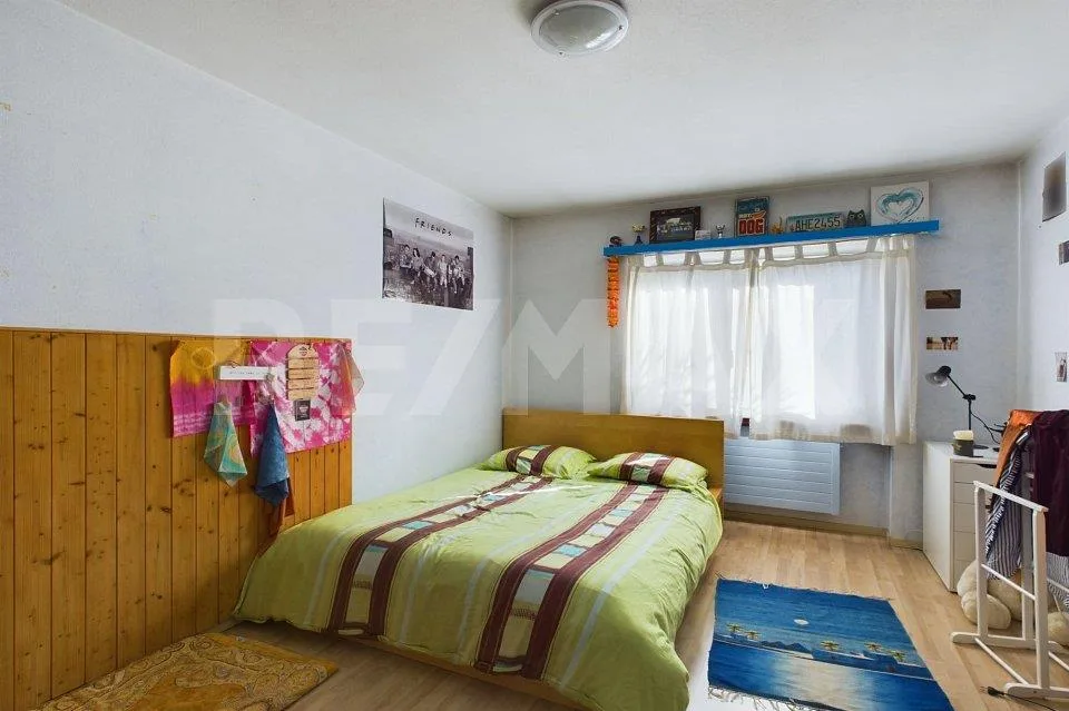 Villa mit großem Garten, Parkplätzen und Garage – Foto 9 von 12
