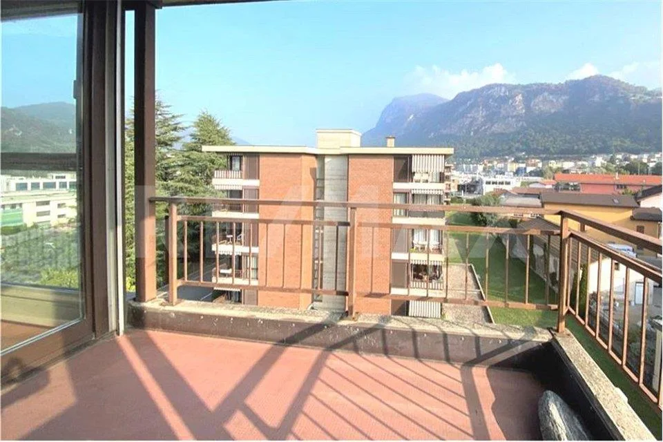 Helles 3,5-Zimmer-Wohnung mit Balkon und Parkplatz – Foto 7 von 11