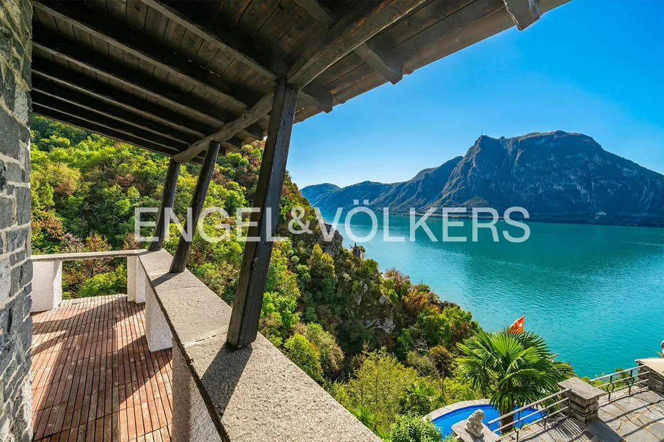 Casa panoramica con vista lago e barca a Caprino – foto 11 di 13