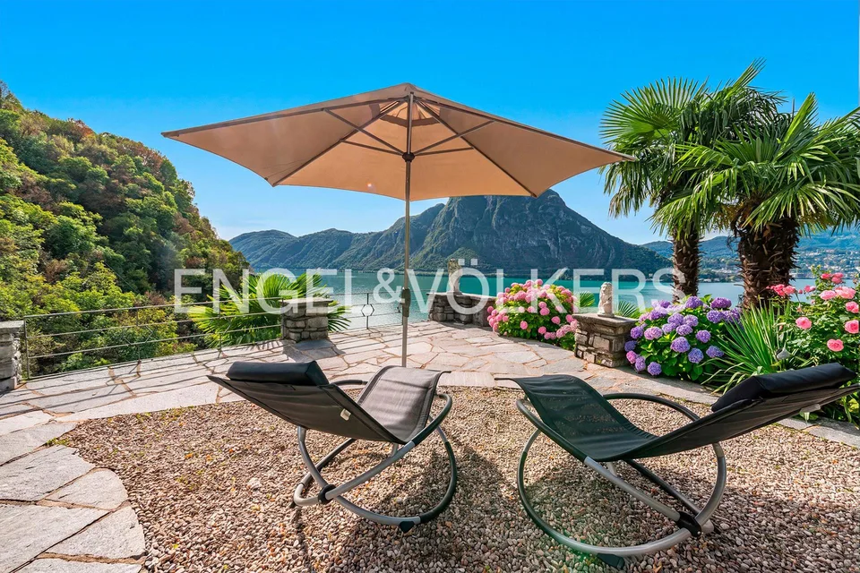 Casa panoramica con vista lago e barca a Caprino – foto 2 di 13