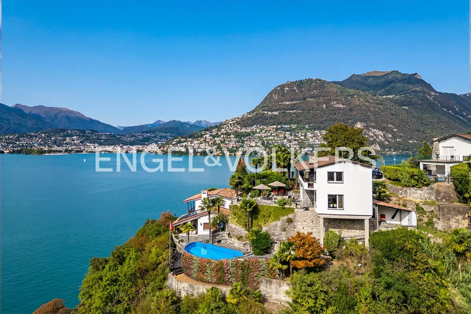 Casa panoramica con vista lago e barca a Caprino – foto 13 di 13