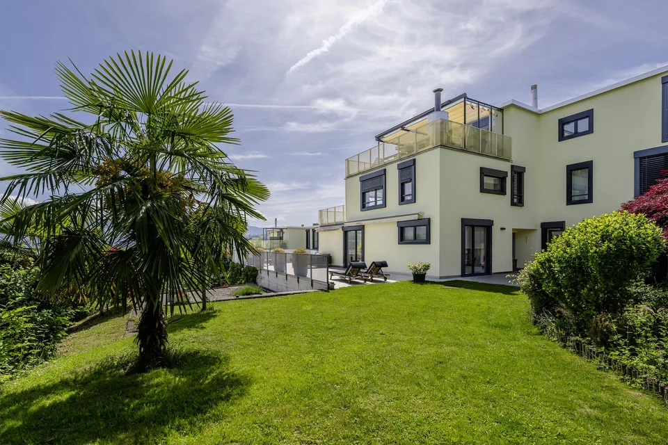 House feeling with far and lake view – photo 2 of 11