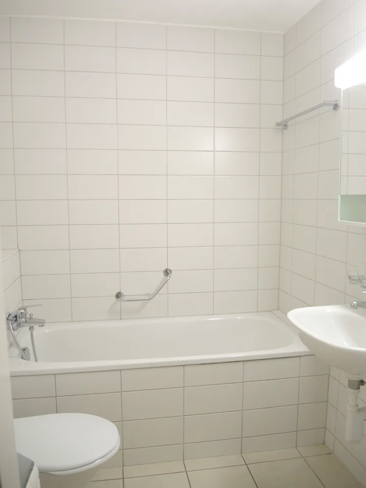 Nachmieter gesucht 4 ZW mit 2 Balkonen, 2 Badezimmern u. Lift – foto 7 di 8