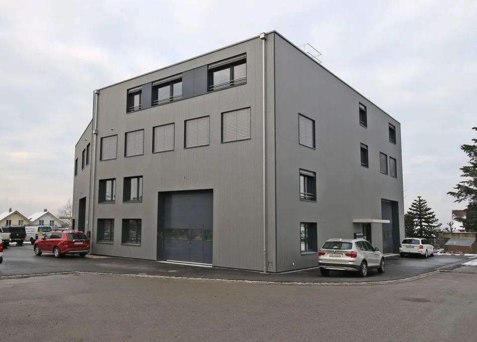 Doppelparkplatz in heller Tiefgarage an idealer Verkehrslage – Foto 2 von 3