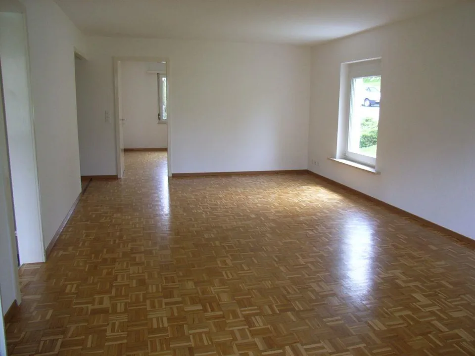 Schöne 4.5 Zimmerwohnung, ruhig gelegen – photo 2 of 13